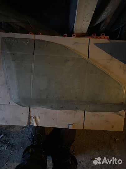 Стекло переднее правое Mitsubishi Lancer 6