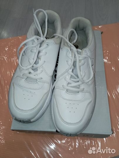 Кроссовки женские 38 размер