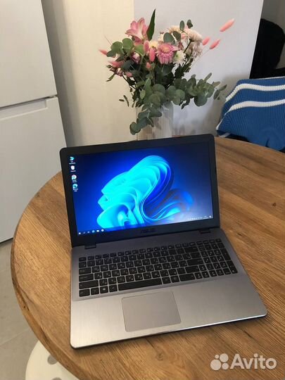 Ноутбук Asus X542U