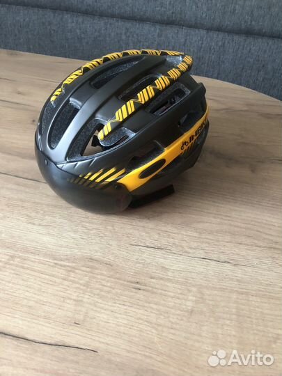 Велошлем взрослый