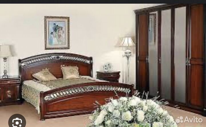 Спальный гарнитур