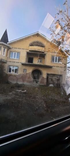 Дом 400 м² на участке 5 сот.