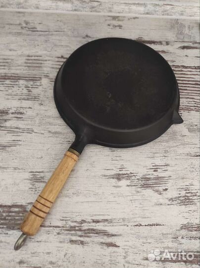 Сковорода чугунная блинная 24 см