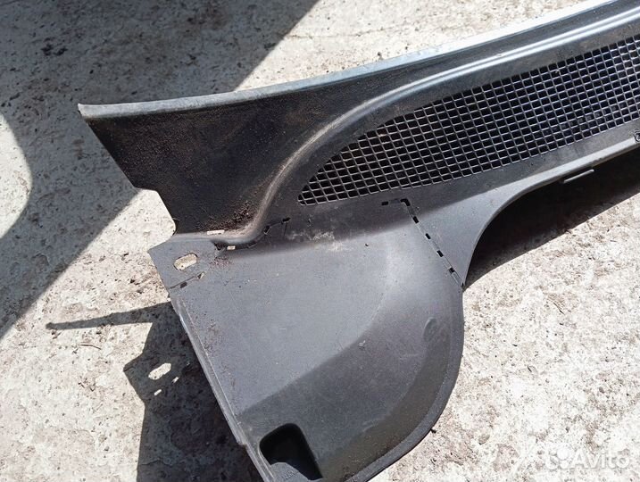 Водосток лобового стекла Жабо Renault Megane 2