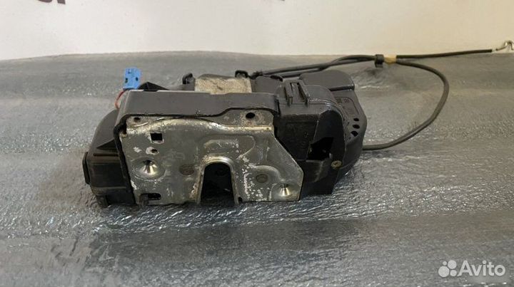 Замок двери задний правый Mercedes-Benz E-Класс