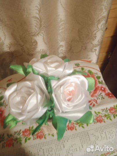 Цветы из атласных лент