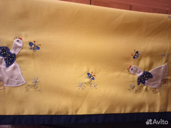 Скатерть-салфетка желтая с гусями 78х78 см