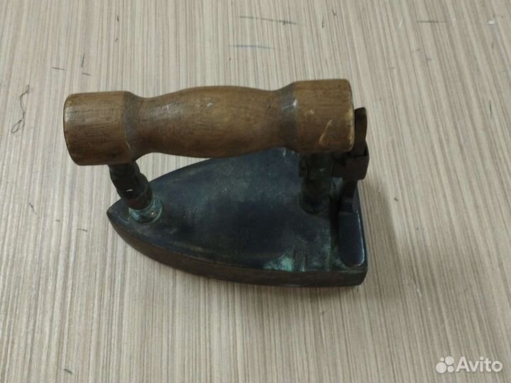 Утюг старый бронзовый