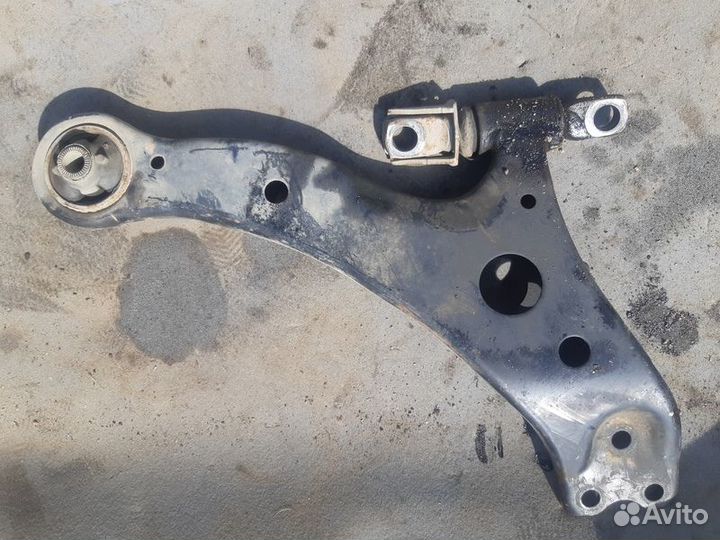 Рычаг передний левый Toyota Alphard V 3.0 v6