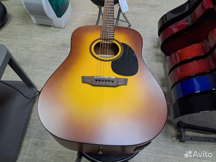 Гитара электроакустическая с подключением дредноут
