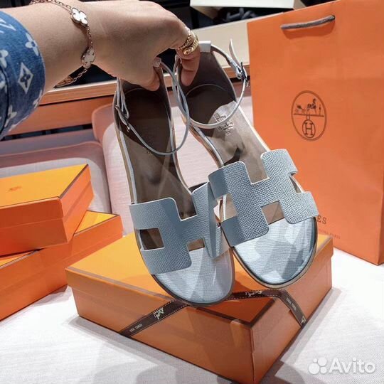 Женские сандалии hermes