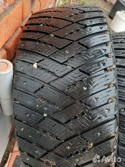 Goodyear Ultragrip Ice Arctic 225/55 R17