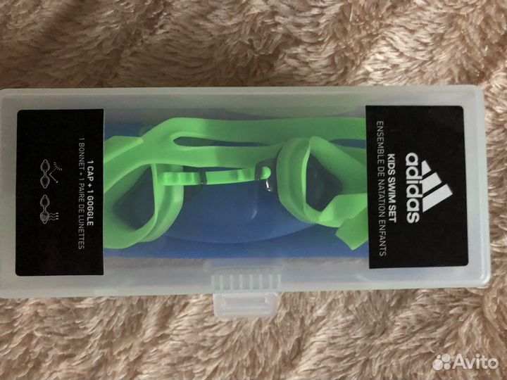 Очки и шапка для плавания. Дети.adidas