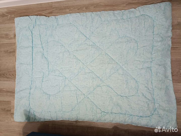 Одеяло голубое детское.150 на 105. Б/у