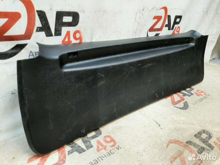 Nissan Note обшивка двери багажника