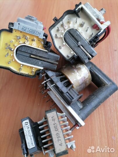 Строчный трансформатор