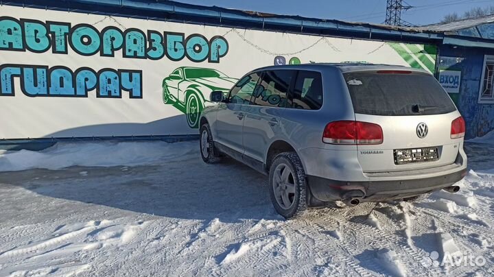 Кронштейн эбу Volkswagen Touareg 7L0907649A Отличн