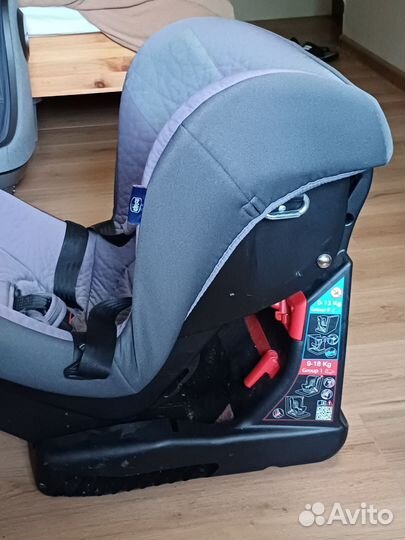 Автокресло Chicco Cosmos 0-18 кг