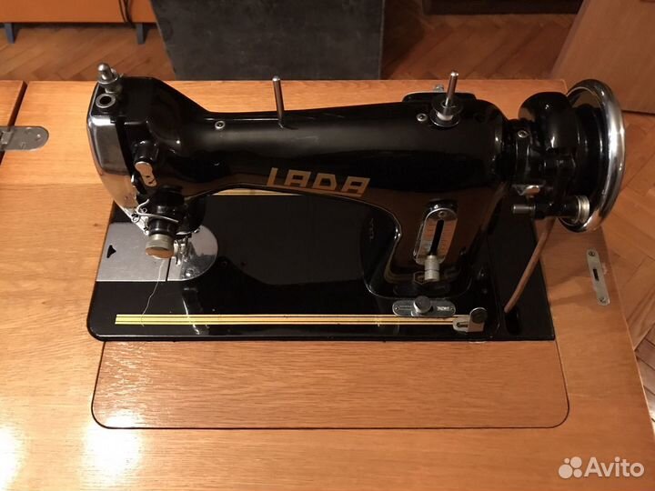 Швейная машина LADA (Чехословакия)