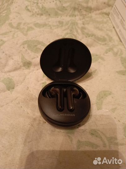 Наушники беспроводные LG
