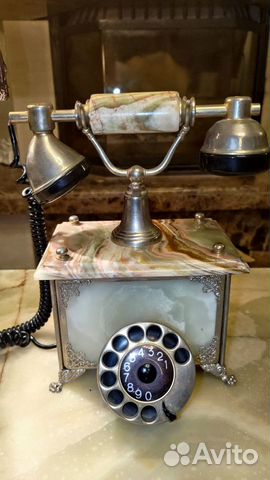 Антикварный телефон из оникса, Италия объявление продам