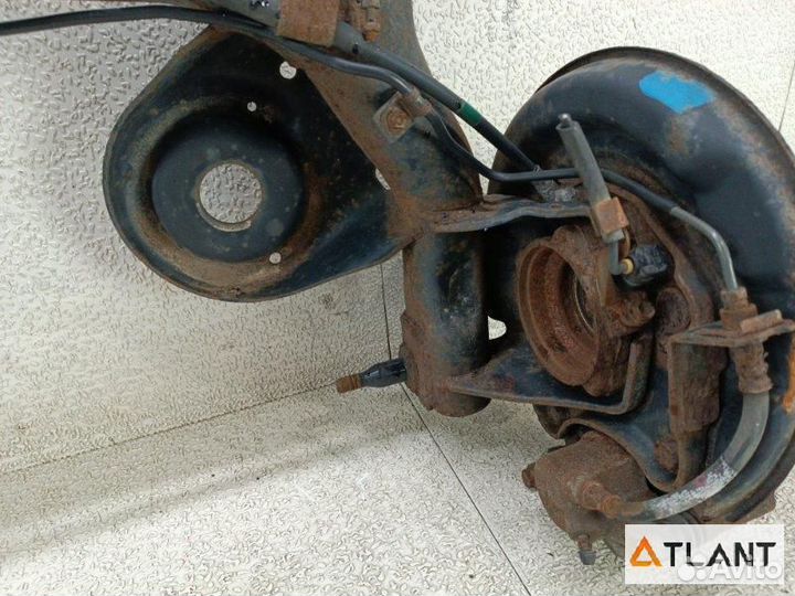 Балка со ступицами задний toyota alphard