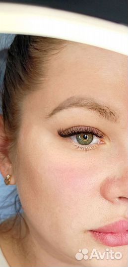 Наращивание ресниц. Укладка бровей