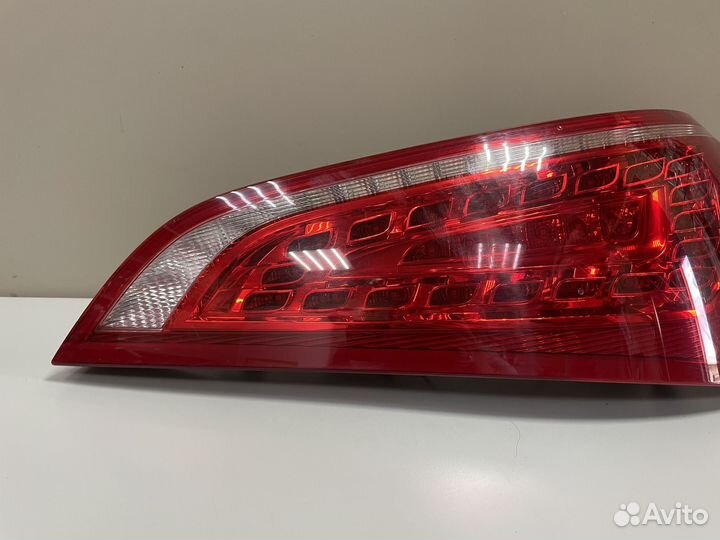 Фонарь в крышку правый Ауди Ку5 Q5 8R
