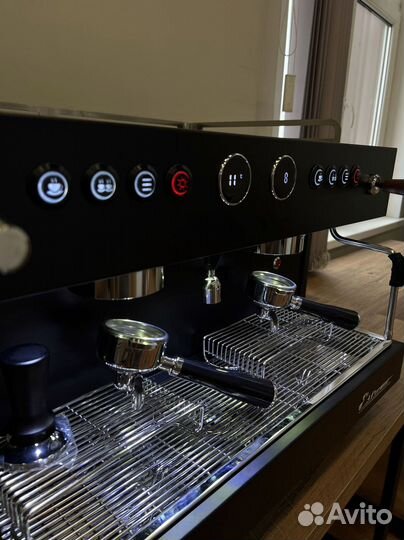 Двухгруппная кофемашина для кафе
