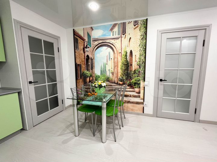 2-к. квартира, 60 м², 1/3 эт.