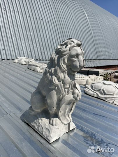 Крокодил садовая фигура из бетона, подарок