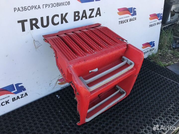 Крышка аккумуляторного ящика