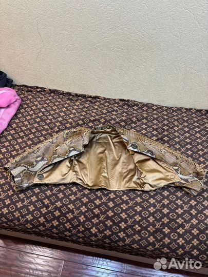 Кожаная курточка питон