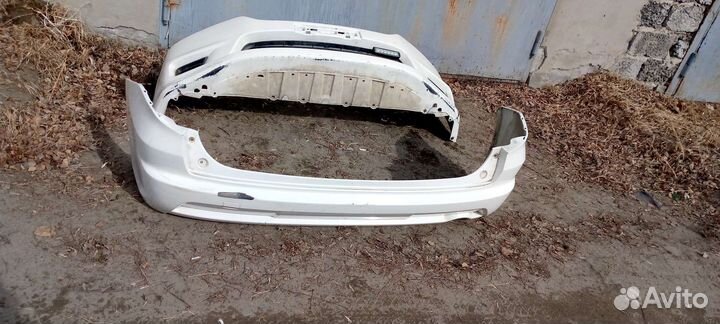 Передний и задний бампер на Honda Stream RN6