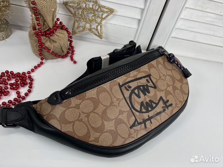 Сумка на пояс Coach