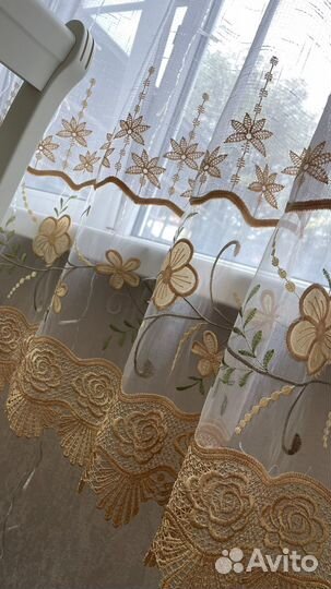Карниз с тюлью