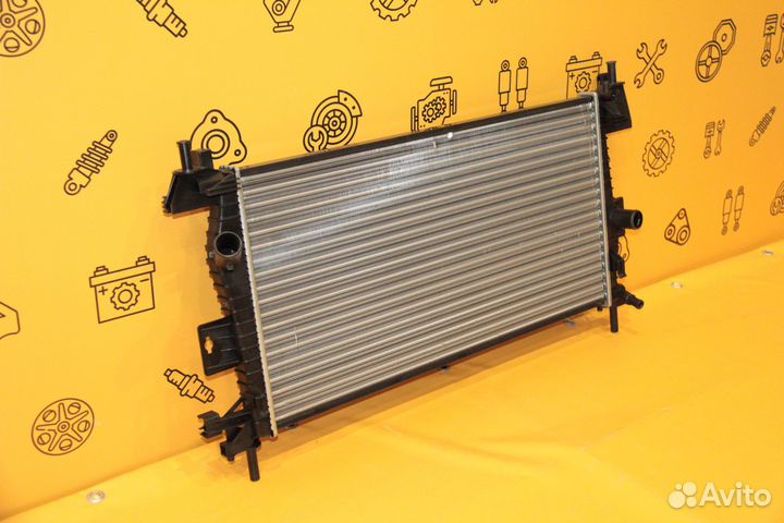 Радиатор охлаждения двс Ford Focus 3 2011 - 2015