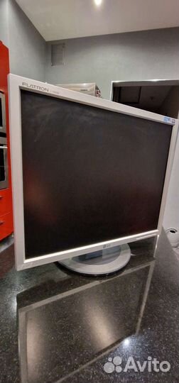 Монитор LG flatron L1950B
