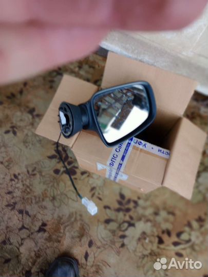 Зеркало левое и корпус правого Рено Дастер