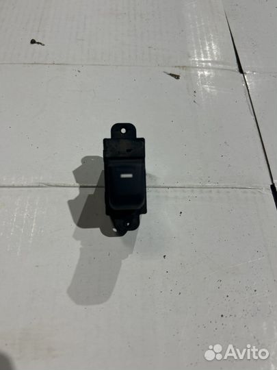 Кнопка стеклоподьемника kia rio 3