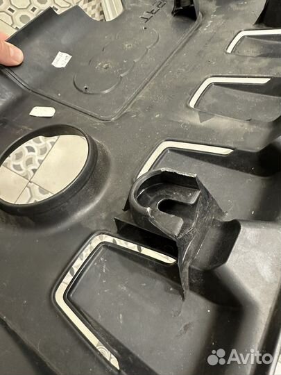 Крышка двигателя Audi CDA CCZ BZB CAW