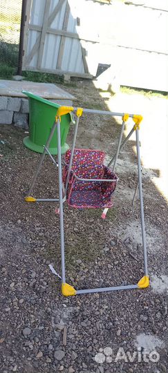 Детская качелька