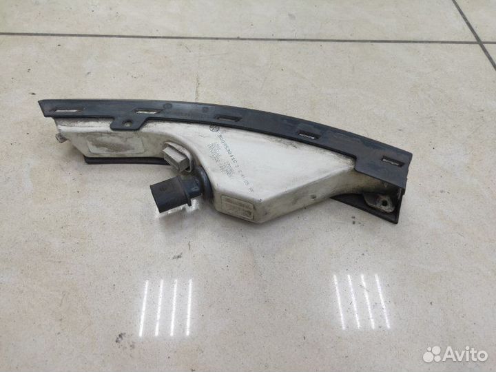 Указатель поворота передний левый Volkswagen