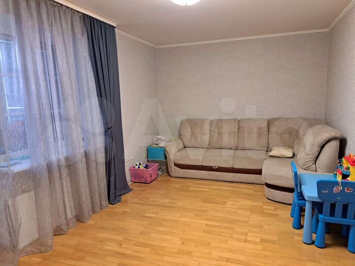 3-к. квартира, 98 м², 8/16 эт.