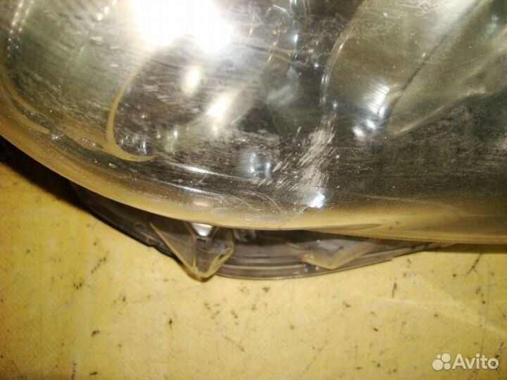 Фара правая Toyota Wish ZGE20G