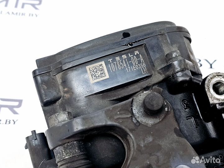 Суппорт тормозной задний левый Tesla Model S рест