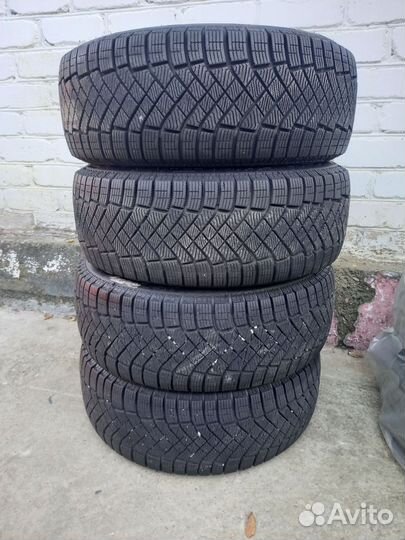 Pirelli Ice Zero FR 205/55 R16