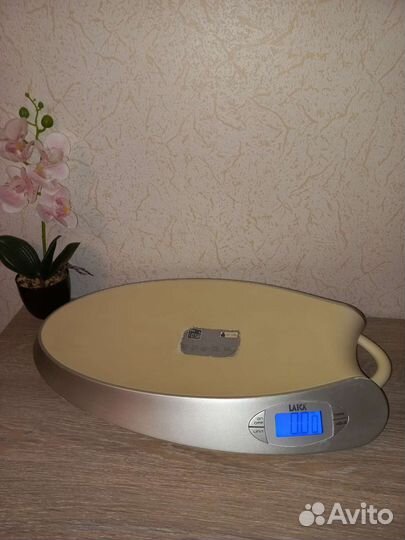 Весы для новорожденных laica