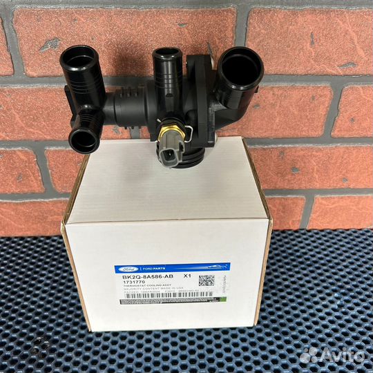 Термостат в сборе с корпусом Ford