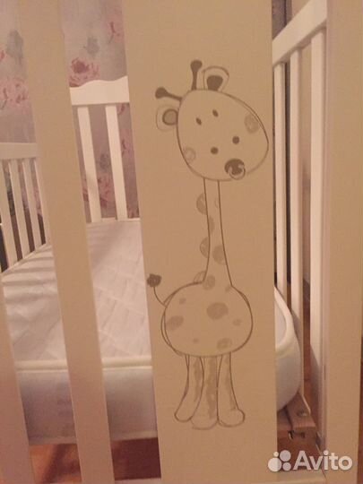 Кроватка детская испанской Фирмы Micuna белого цве